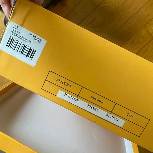 Boots - Picture 5 of 6